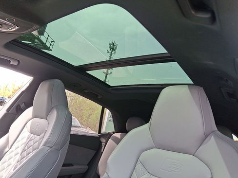 Used 2023 Audi SQ8 Prestige AWD/4WD image 20