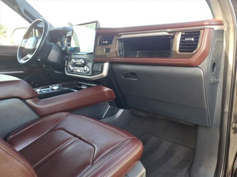 Used 2024 Ford Expedition Max Limited image 10