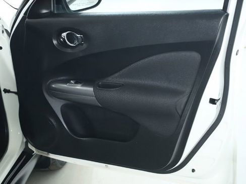 Used 2017 Nissan Juke SV image 25