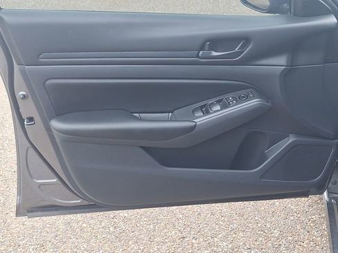Certified 2025 Nissan Altima 2.5 S FWD image 10