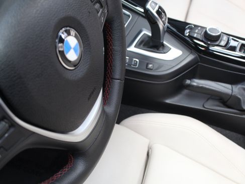 Used 2018 BMW 230i Convertible RWD image 55