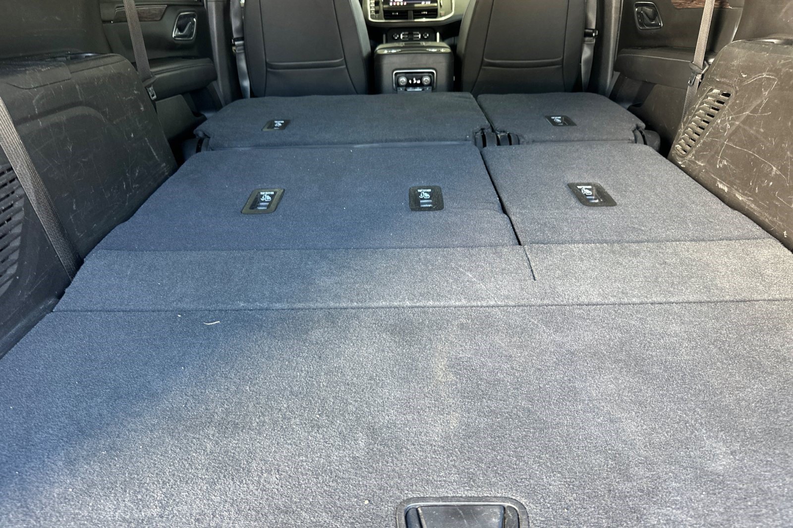 Used 2021 Chevrolet Tahoe Z71 w/ Luxury Package AWD/4WD image 19