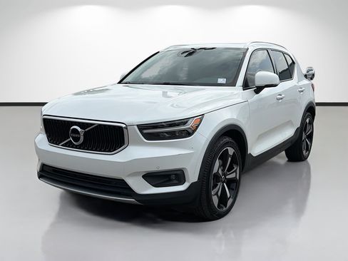 Used 2021 Volvo XC40 T5 Momentum w/ Premium Package AWD/4WD image 7