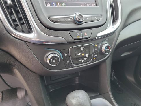 Used 2022 Chevrolet Equinox LT FWD image 16