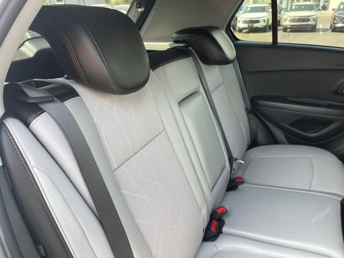 Used 2021 Chevrolet Trax LT image 12