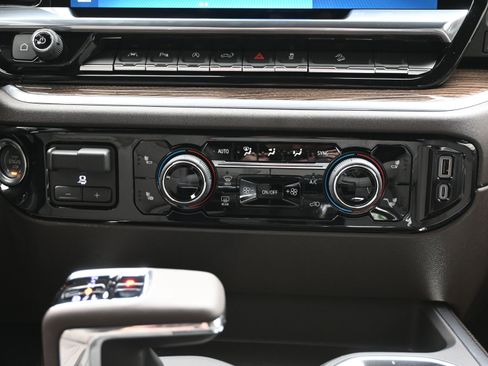 Used 2026 Chevrolet Silverado 1500 LT Trail Boss w/ Safety Package image 37