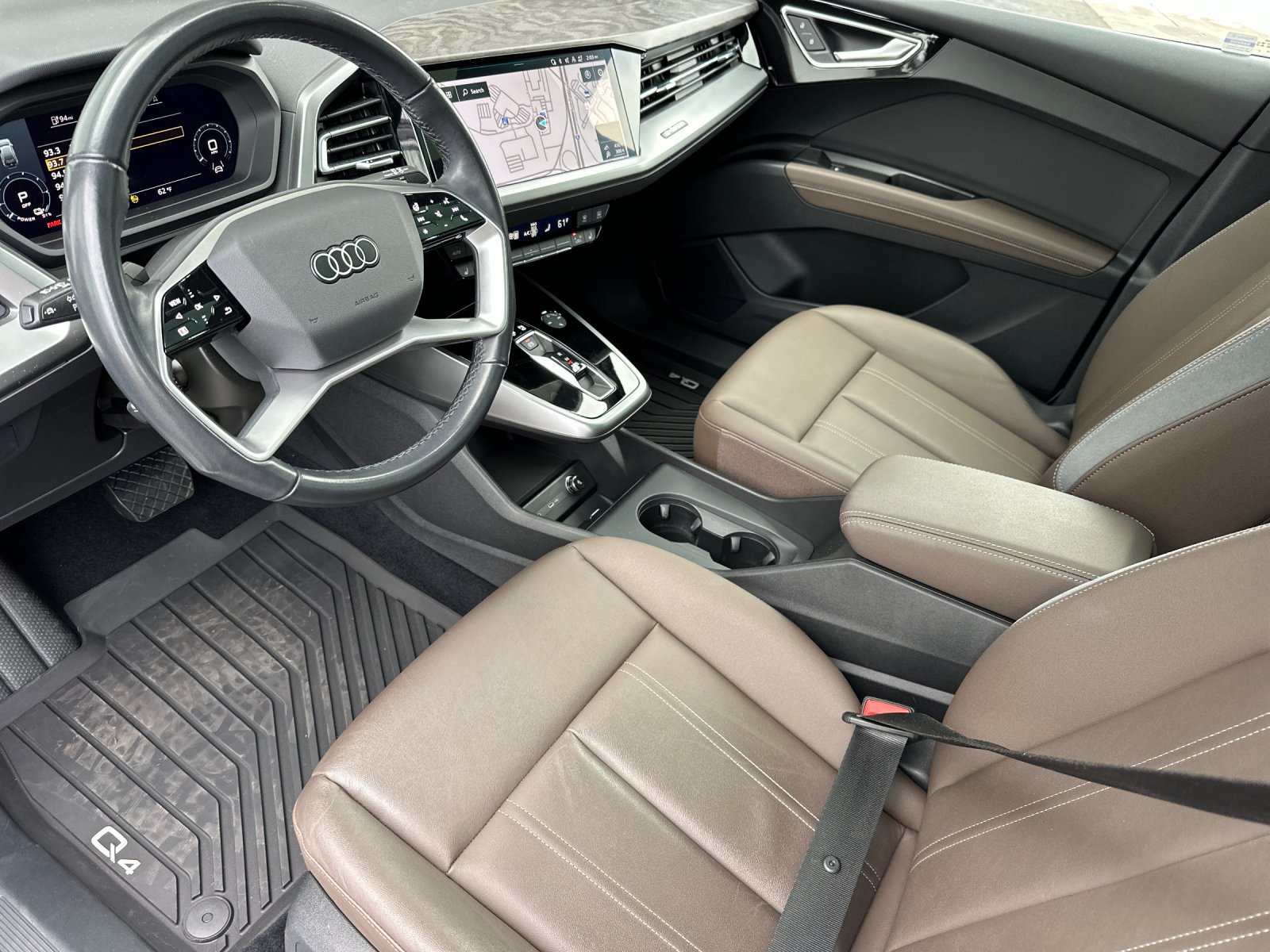 Used 2024 Audi Q4 e-tron Prestige AWD/4WD image 9