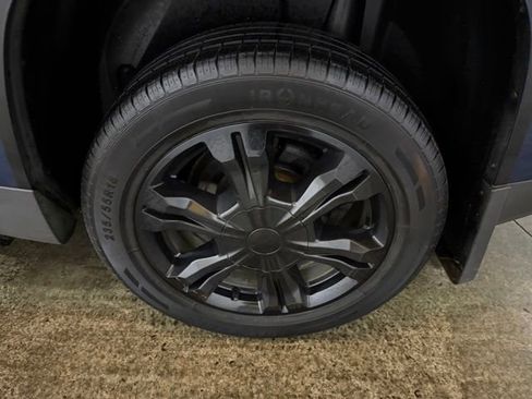 Used 2017 GMC Terrain SLE image 9