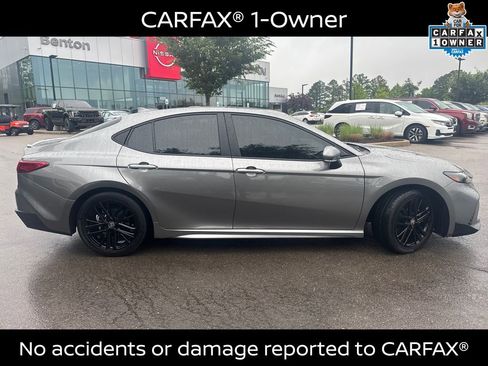 Used 2025 Toyota Camry SE w/ Convenience Package FWD image 3