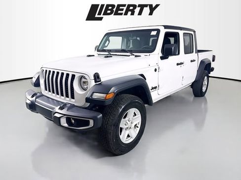 Used 2023 Jeep Gladiator Sport image 3
