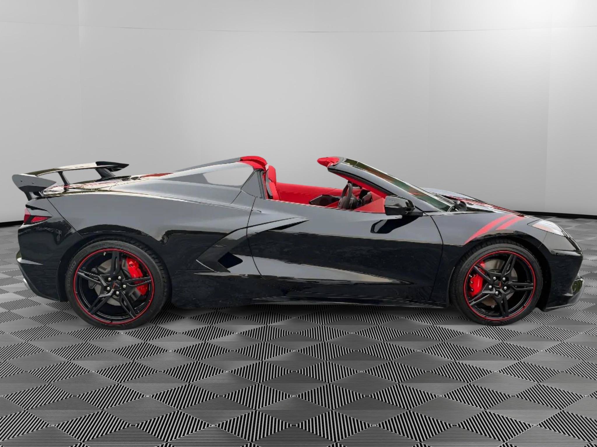 Used 2023 Chevrolet Corvette Stingray Premium Conv w/ Z51 Performance Package RWD image 3