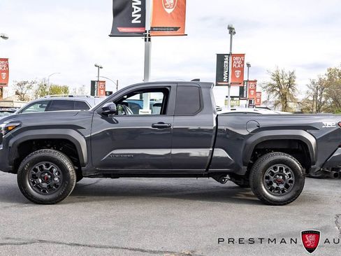 Used 2025 Toyota Tacoma PreRunner w/ TRD Prerunner Upgrade Package image 13