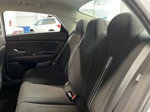 Used 2024 Hyundai Elantra SEL FWD image 18