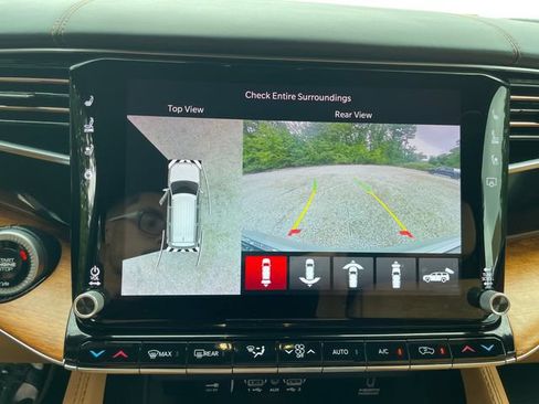Certified 2025 Jeep Grand Wagoneer Series III AWD/4WD image 37
