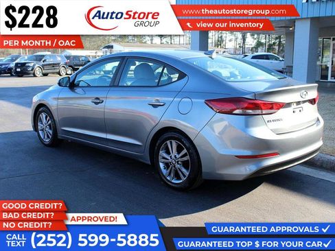Used 2017 Hyundai Elantra SE image 8
