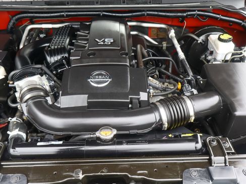 Used 2019 Nissan Frontier SL AWD/4WD image 18