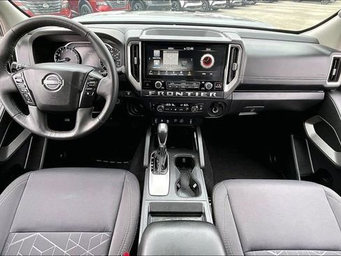 Certified 2025 Nissan Frontier SV w/ SV Convenience Package RWD image 7