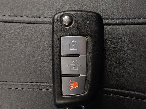 Used 2018 Nissan Rogue S FWD image 32