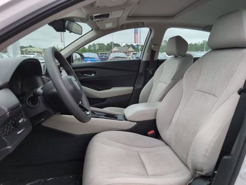 Used 2023 Honda Accord EX image 13