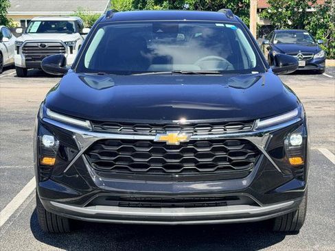 Used 2026 Chevrolet Trax LT FWD image 11