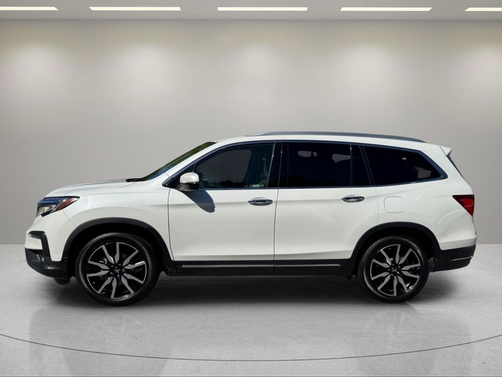 Used 2021 Honda Pilot Touring image 2