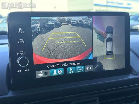 Used 2025 Honda Pilot TrailSport image 17