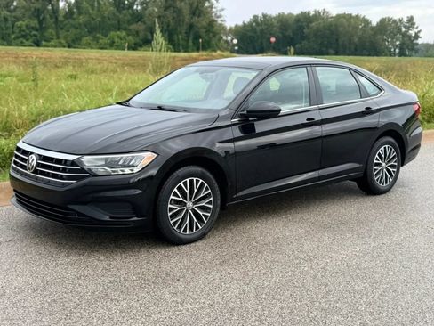 Used 2020 Volkswagen Jetta SE FWD image 1