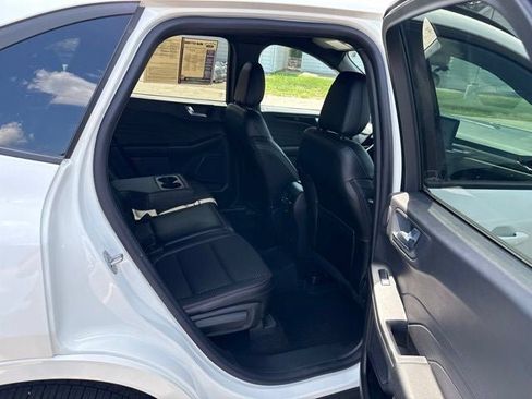 Used 2024 Ford Escape ST-Line Select AWD/4WD image 13