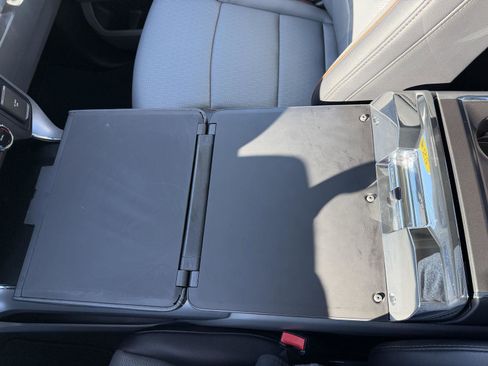 Used 2025 Ford F150 Lariat w/ Equipment Group 501A Mid image 15