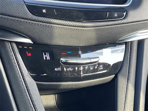 Certified 2023 Cadillac XT5 Luxury image 22