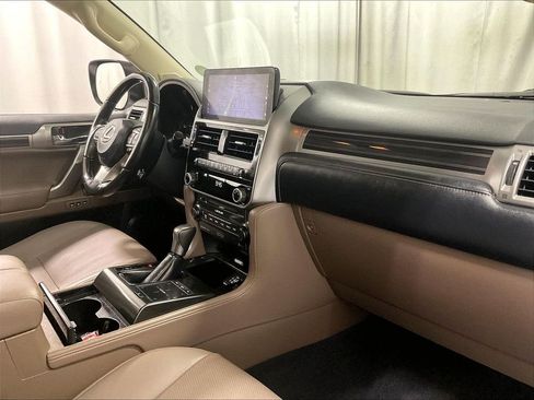 Used 2022 Lexus GX 460 Premium w/ Accessory Package AWD/4WD image 14