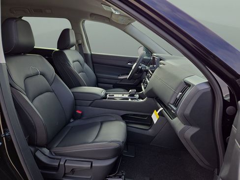 New 2026 Nissan Pathfinder SL image 15