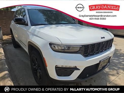 Used 2023 Jeep Grand Cherokee Limited w/ Luxury Tech Group II AWD/4WD image 1