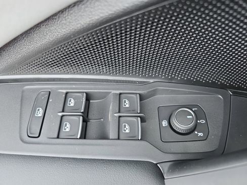 New 2026 Volkswagen Tiguan SE R-Line image 28