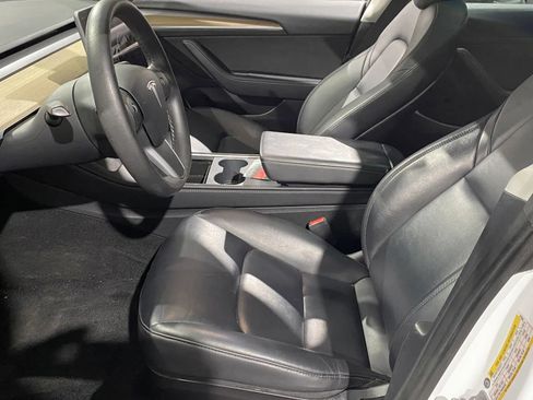 Used 2023 Tesla Model 3 Standard Range image 10