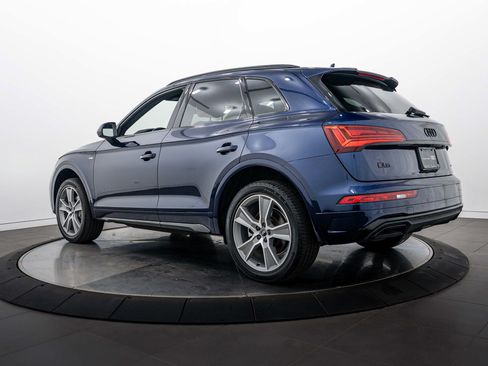Certified 2025 Audi Q5 2.0T Premium w/ Convenience Plus Package AWD/4WD image 5