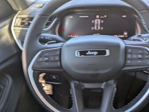 New 2025 Jeep Grand Cherokee Laredo RWD image 19