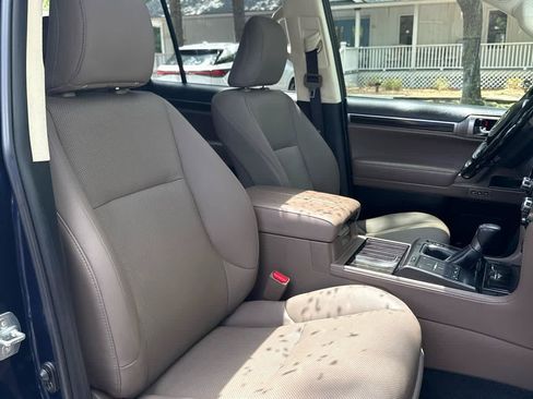 Used 2022 Lexus GX 460 Premium w/ Accessory Package AWD/4WD image 16