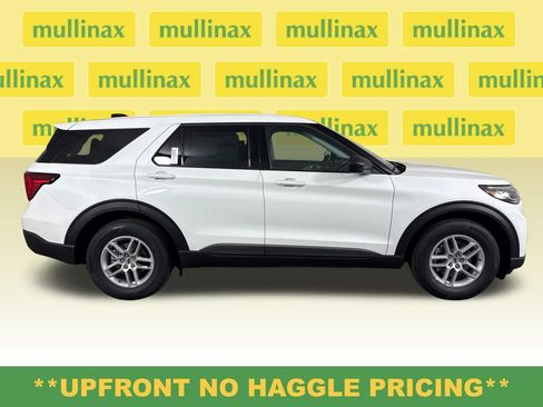 New 2026 Ford Explorer Active RWD image 2