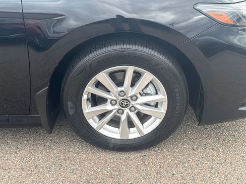 Used 2025 Toyota Camry LE w/ Convenience Package image 41