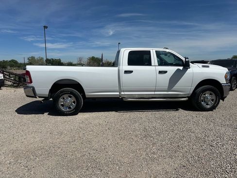 Used 2024 RAM 2500 Tradesman w/ Chrome Appearance Group AWD/4WD image 11