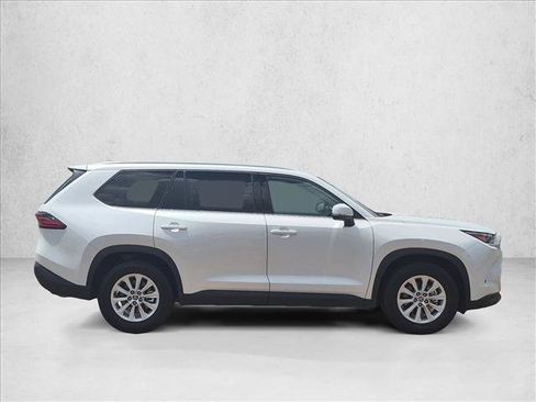Used 2026 Toyota Grand Highlander FWD image 4