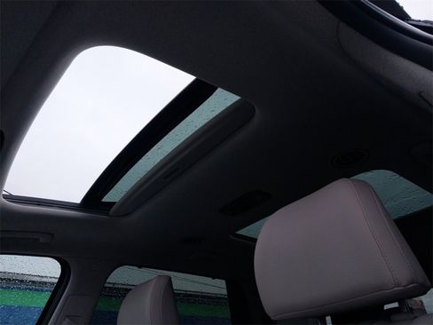 Used 2024 Hyundai Palisade Limited image 16