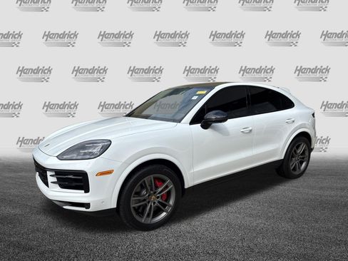 Used 2024 Porsche Cayenne S AWD/4WD image 5