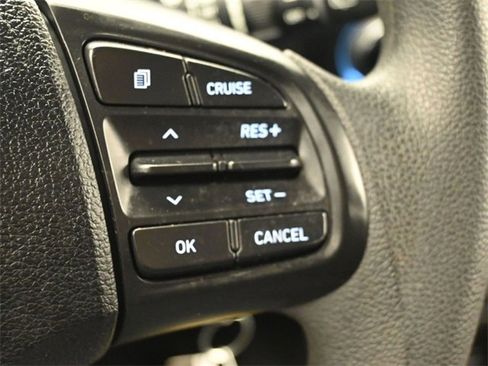 Used 2022 Hyundai Venue SE image 23