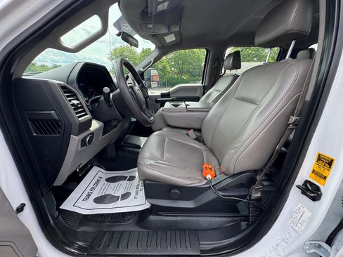 Used 2017 Ford F450 XL w/ Power Equipment Group image 16