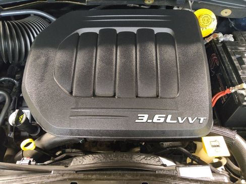Used 2017 Dodge Grand Caravan GT image 30