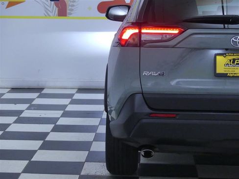 Used 2022 Toyota RAV4 XLE image 30