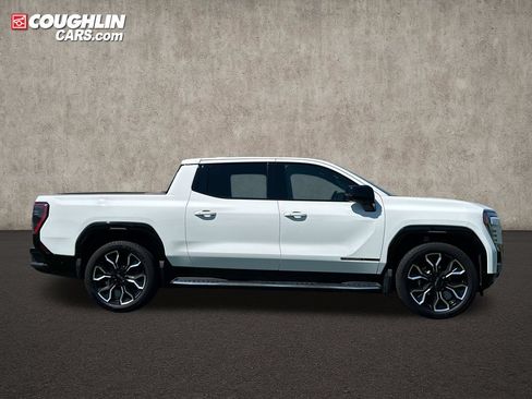 Used 2025 GMC Sierra EV Denali AWD/4WD image 19