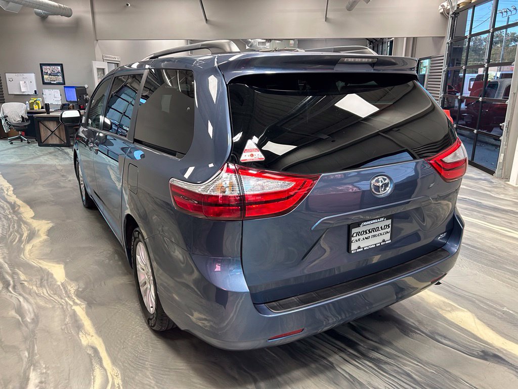 Used 2015 Toyota Sienna XLE FWD image 35
